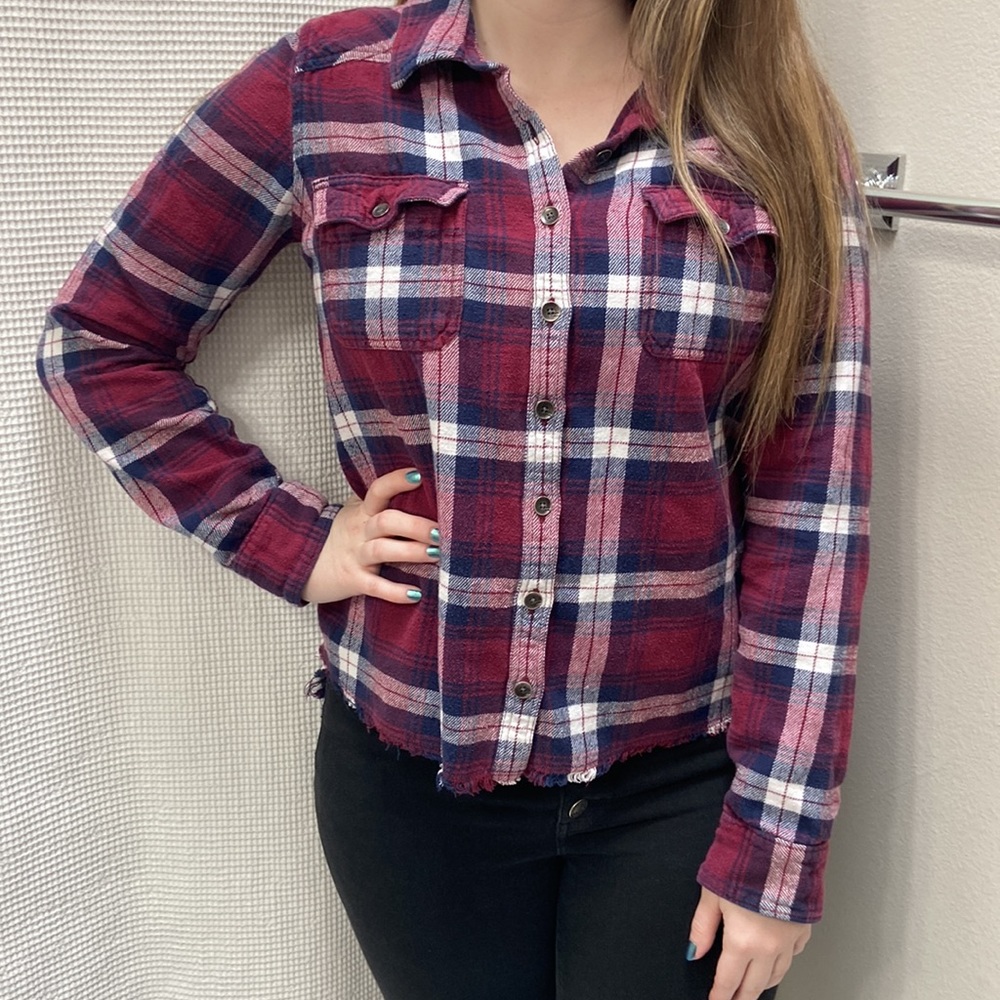 ‼️Women’s Billabong plaid flannel long-sleeve button-down shirt frayed bottom. M - Picture 2 of 14
